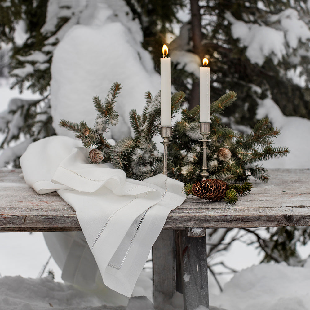 6 stk. hvite servietter med hullsøm