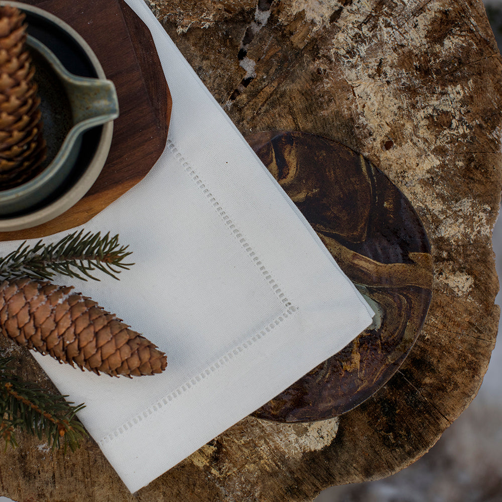 6 stk. hvite servietter med hullsøm