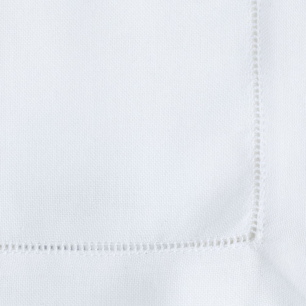 6 stk. hvite servietter med hullsøm