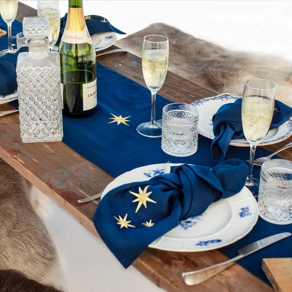 Midnatt blå Serviett med gullstjerner
