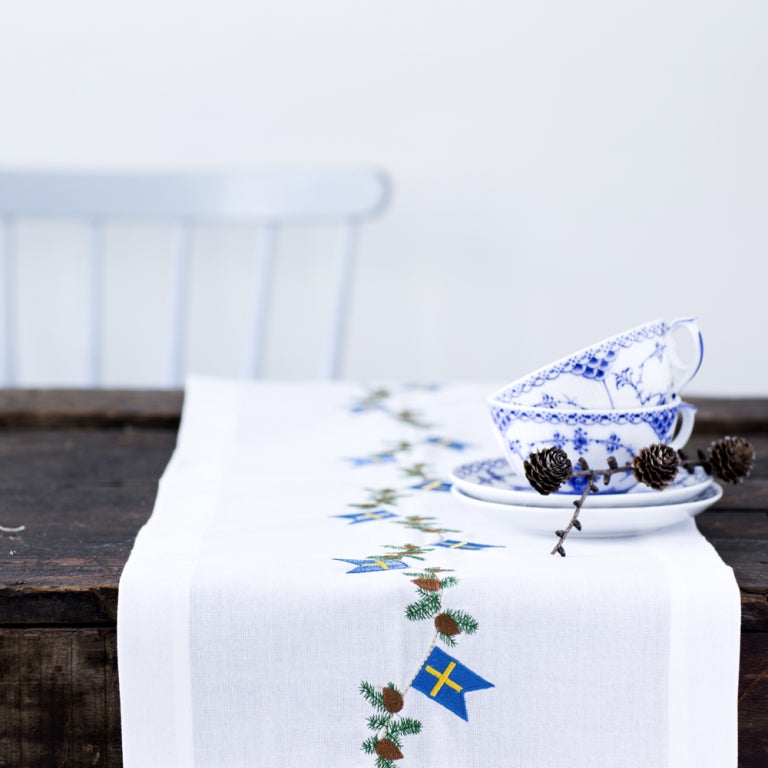Julebordløber med svenske flag
