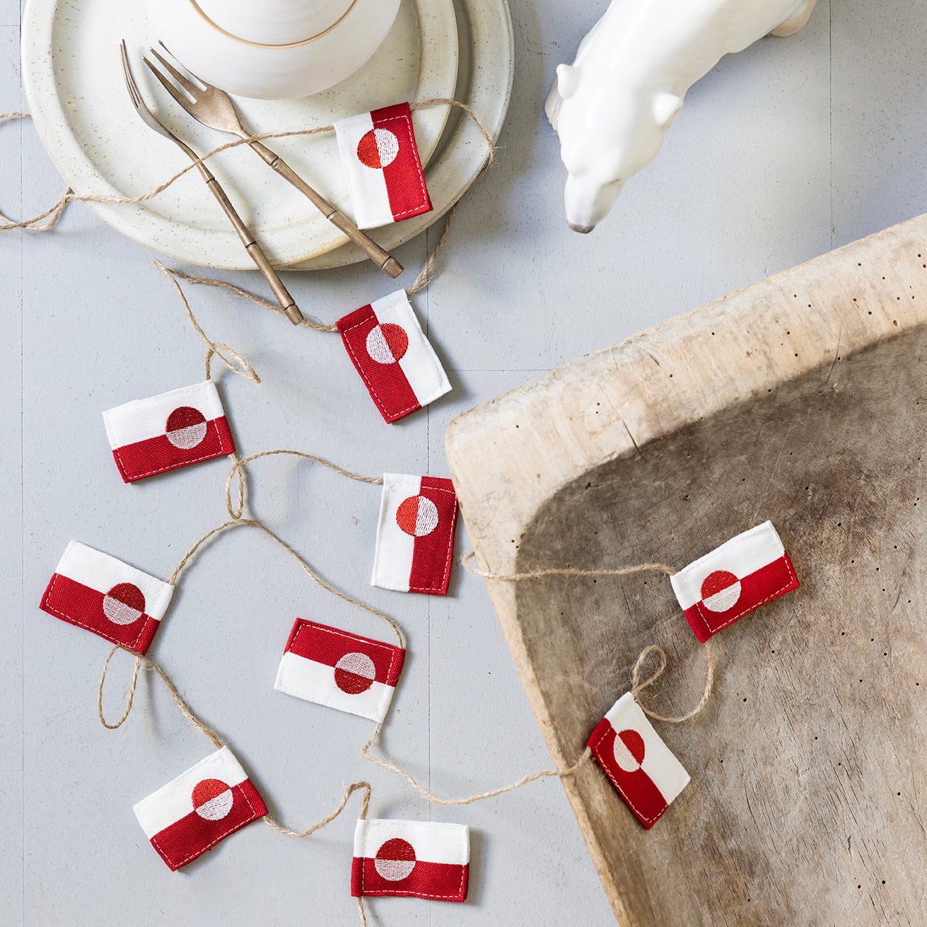 Liten flaggranke med 10 grønlandske flagg