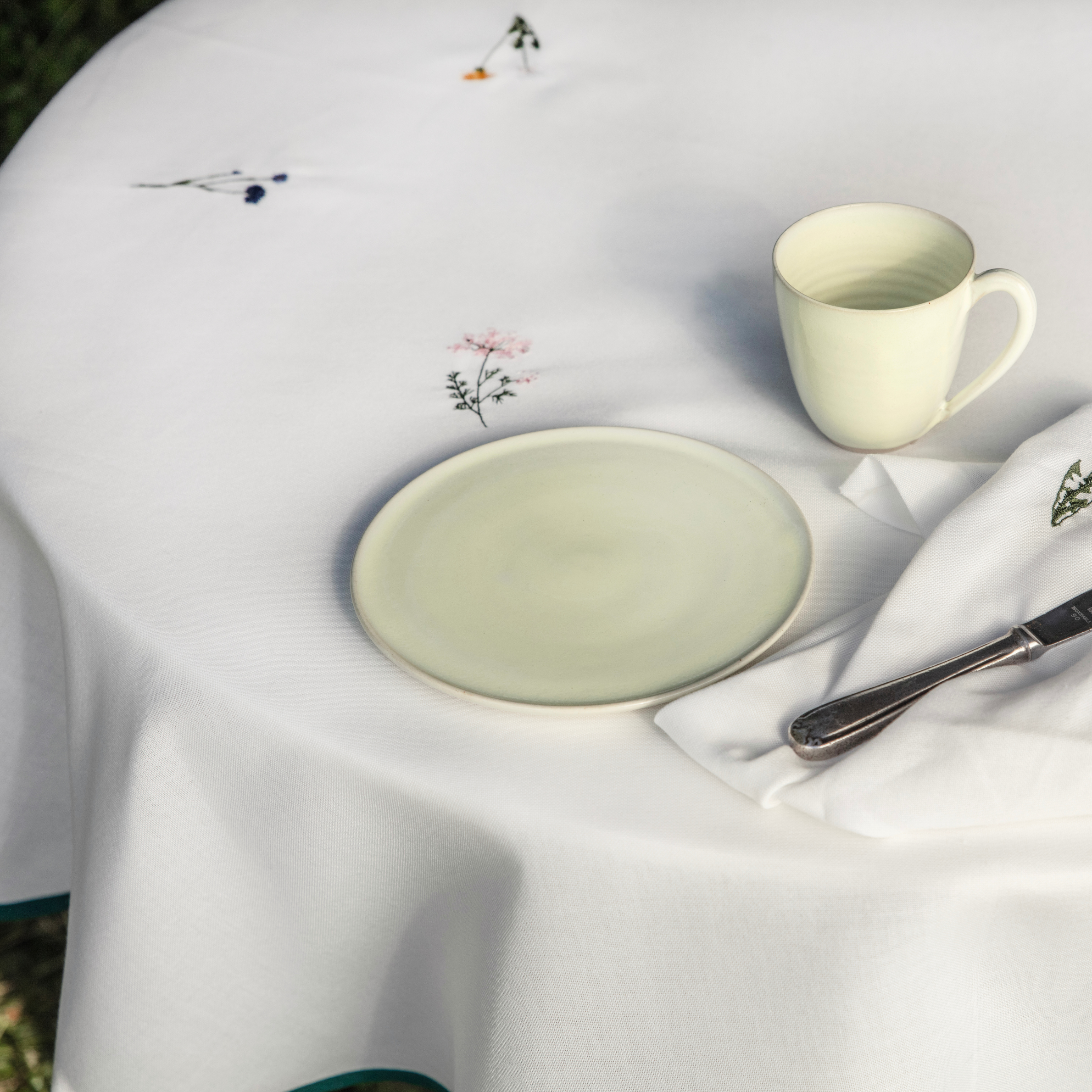 Rund Flora duk med ville blomster