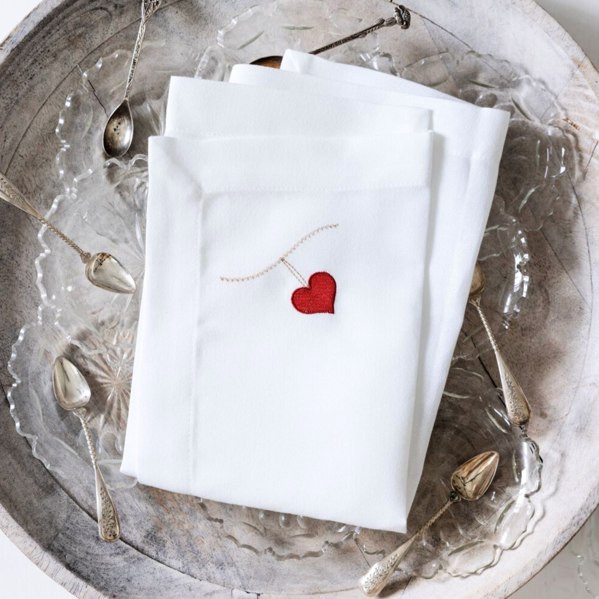 Stoffserviett med Brodert Hjerte