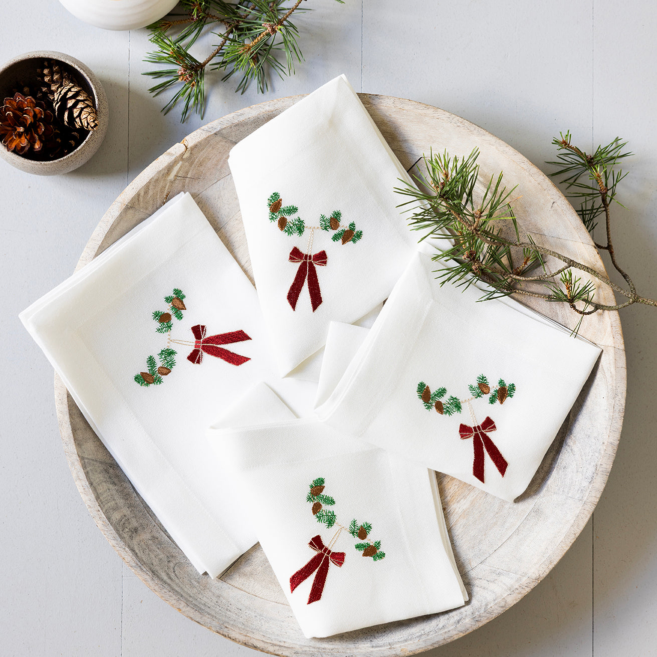 4-pak juleservietter med mørkerød sløyfe